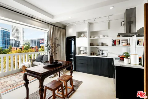 999 N Doheny Drive #811 listing photo