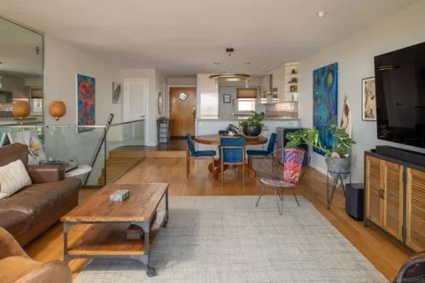 2926 Kellogg Way #B4 listing photo