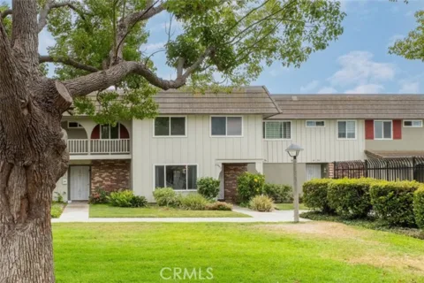 4792 Larwin Avenue listing photo