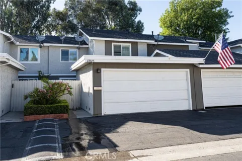 22925 Leo listing photo