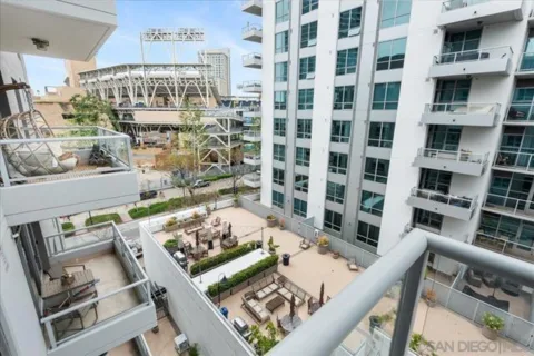 206 Park Boulevard #601 listing photo