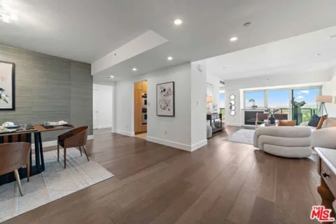 13600 Marina Pointe Drive #1904 listing photo