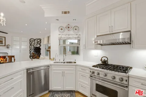 850 N Croft Avenue #103 listing photo