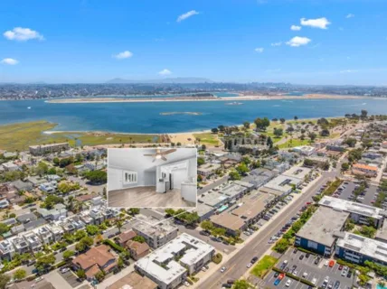 1740 Roosevelt #APT B listing photo