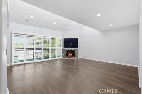 4542 Willis Avenue #302 listing photo