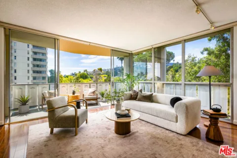 4411 Los Feliz Boulevard #502 listing photo