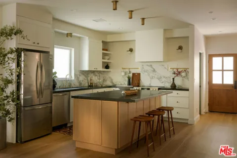 1/2 S Sycamore Avenue listing photo