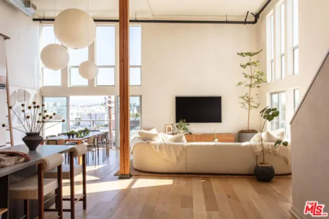 4215 Glencoe Avenue #405 listing photo