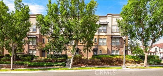 2256 Clark listing photo