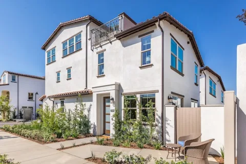 828 E Florista Lane listing photo