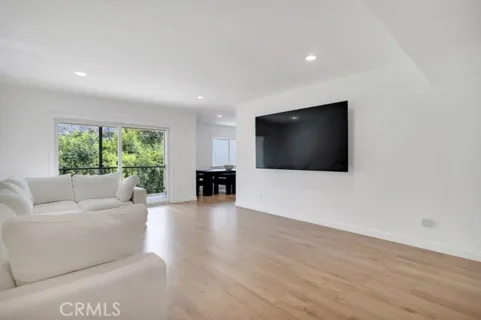 1015 N Michillinda #302 listing photo