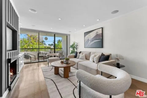 906 N Doheny Drive #311 listing photo
