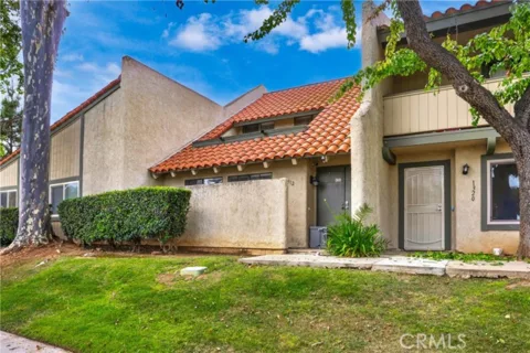 1312 Camelot listing photo