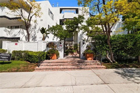 4950 Louise #304 listing photo