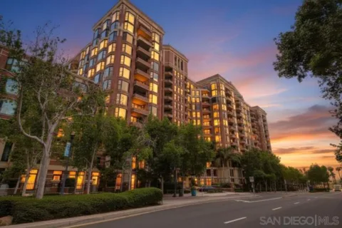 500 W Harbor #905 listing photo