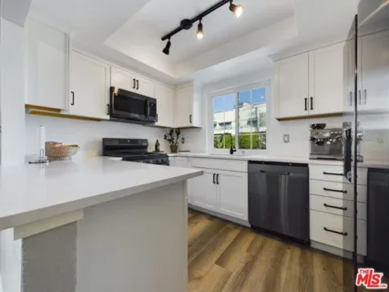 4551 Kester Avenue #1 listing photo