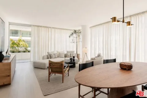 9200 Wilshire Boulevard #301E listing photo