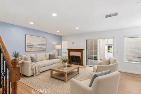 8 Silverwood listing photo