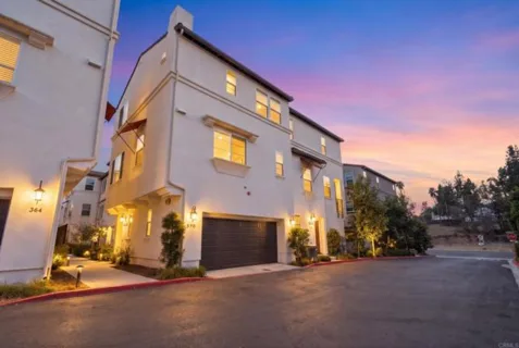 370 Volary Glen listing photo