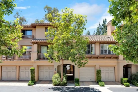 2640 Dunstan listing photo