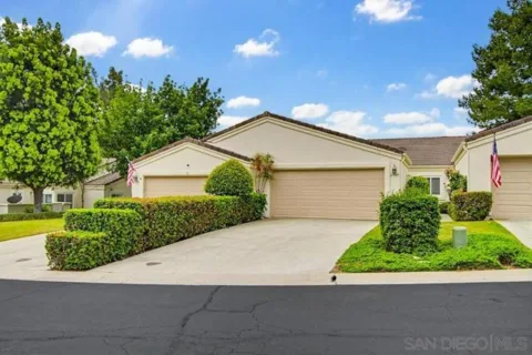 29549 Circle R Greens Drive listing photo