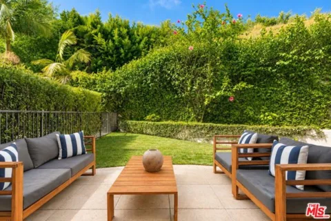 23963 De Ville Way listing photo
