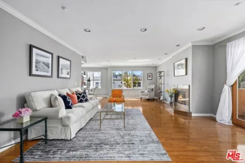 1018 4th Street #203 listing photo