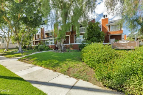 19431 Sherman Way #6 listing photo