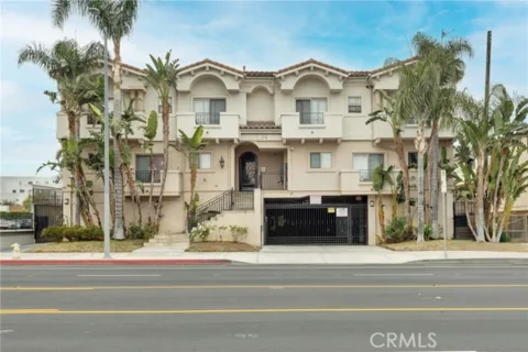 7124 Woodman #3 listing photo