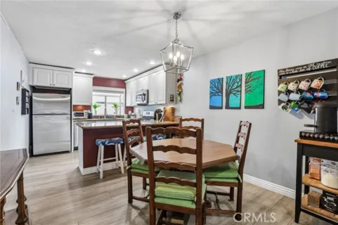 2330 Vanguard listing photo