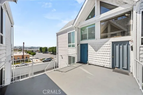 1121 E Wilson #12 listing photo