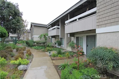 242 Streamwood listing photo