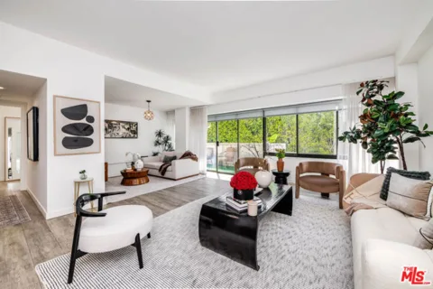 7135 Hollywood Boulevard #305 listing photo
