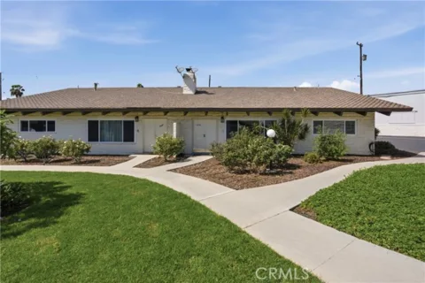 5046 Lakeview Avenue #24 listing photo