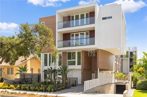 N N Catalina Avenue #404 listing photo