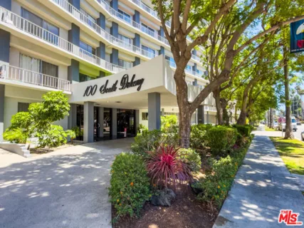 100 S Doheny Drive #811 listing photo