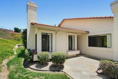 12724 Via Nasca listing photo