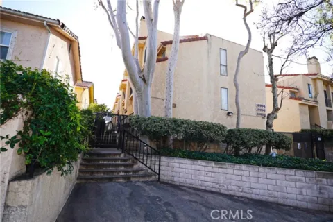 18954 Sherman Way #3 listing photo