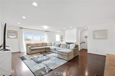 1158 W 11th Street #J listing photo