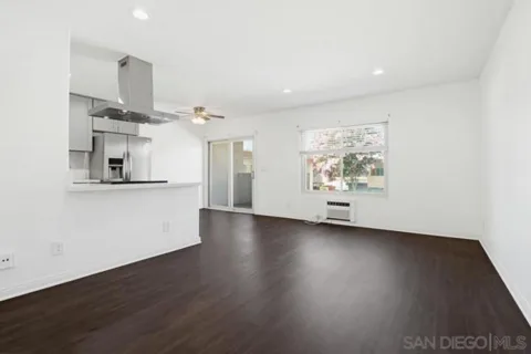 9598 Carroll Canyon #266 listing photo