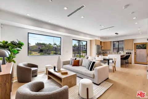 4329 Radford Avenue #1 listing photo
