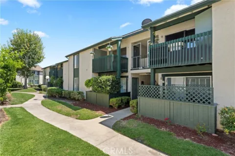 23282 Orange Avenue #6 listing photo
