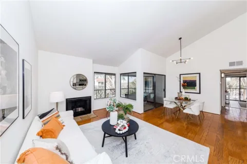 2301 Apricot listing photo