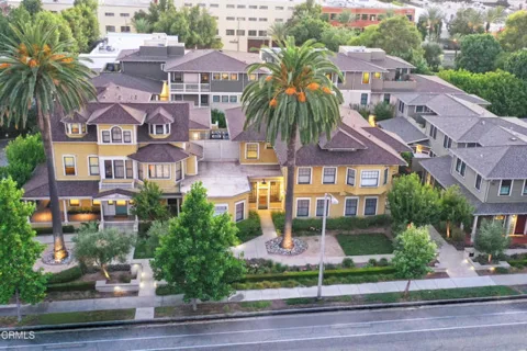 385 S Marengo Avenue #205 listing photo