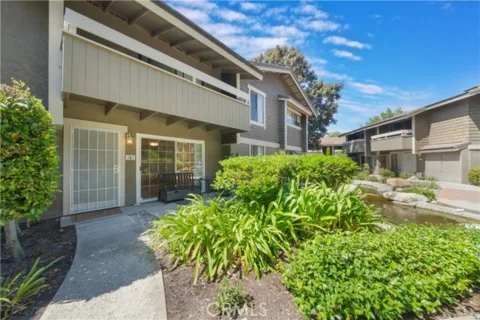 181 Streamwood listing photo
