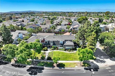 61 W Yale Loop listing photo