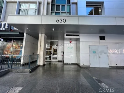 630 W 6th listing photo