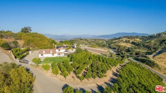 27120 Avenida Del Oro photo 1