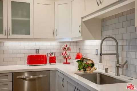 1838 Westholme Avenue #PH3 listing photo
