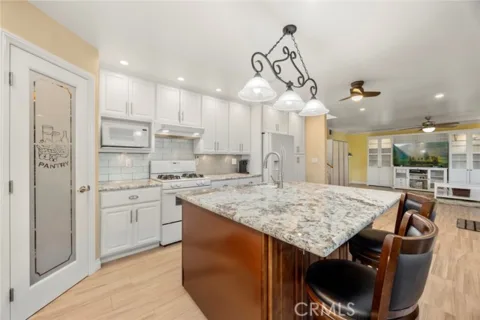 945 Glencliff listing photo